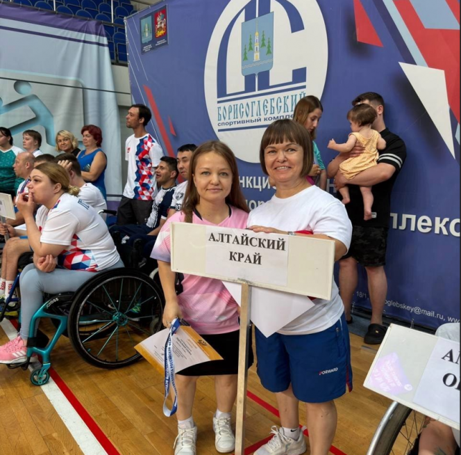 Тамара Подпальная с дочерью Ульяной. Фото: спортивный клуб "Инва Патриот"