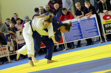 Спортсмены из 16 регионов приняли участие во Всероссийских соревнованиях, посвящённых памяти борцов Алтайского края.