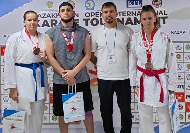 На международном турнире по каратэ WKF в Астане команда Алтайского края завоевала семь медалей