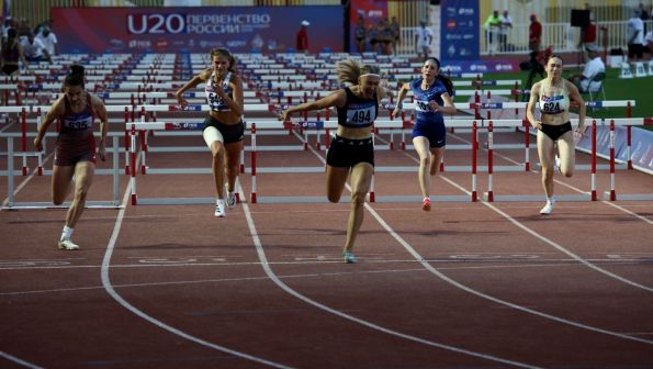 Ольга Шмидт - бронзовый призёр первенства России среди спортсменов до 20 лет в беге на 400 метров