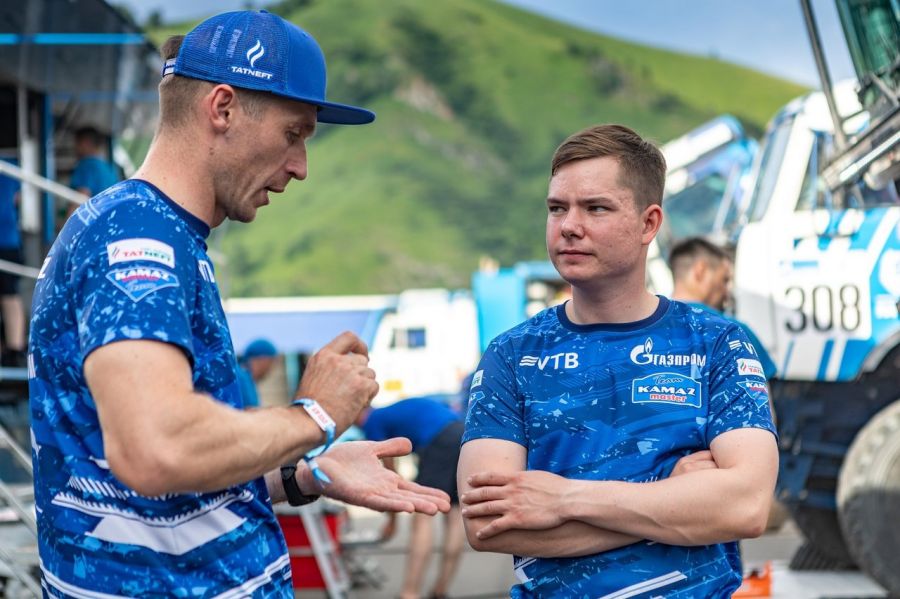 Дмитрий Сотников (слева) и Богдан Каримов. Фото: "КАМАЗ-мастер"