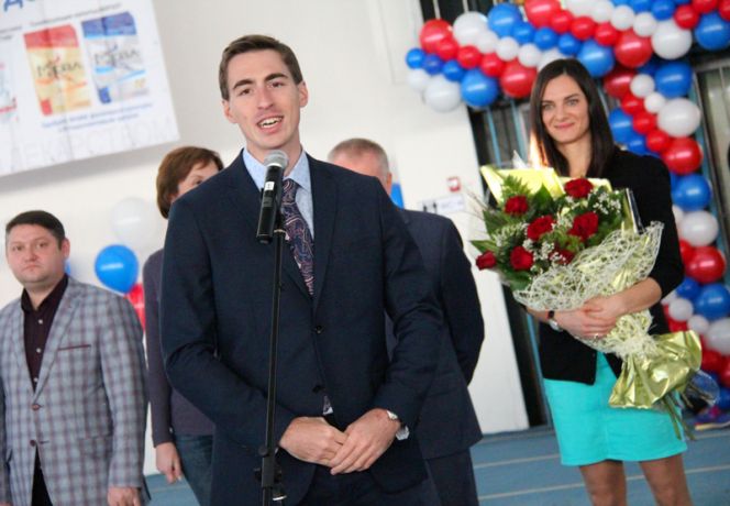 И звезда с звездою говорит