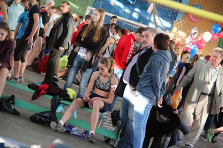 И звезда с звездою говорит 