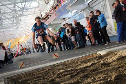 И звезда с звездою говорит 