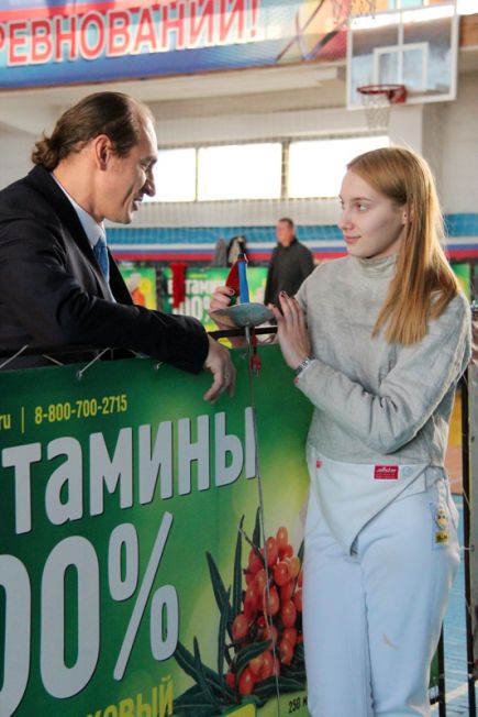 Сошлись на узкой дорожке