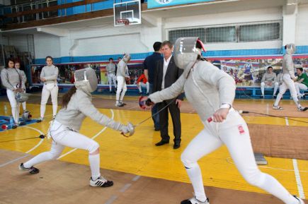 Сошлись на узкой дорожке