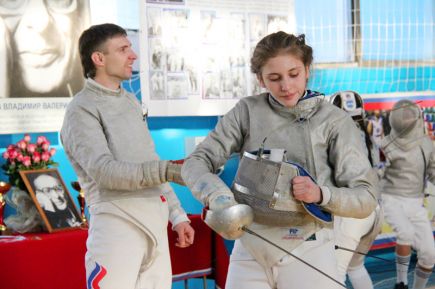 Сошлись на узкой дорожке