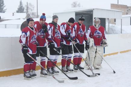 ХК «Алтай» провёл мастер-класс для юных хоккеистов села Крутихи. 