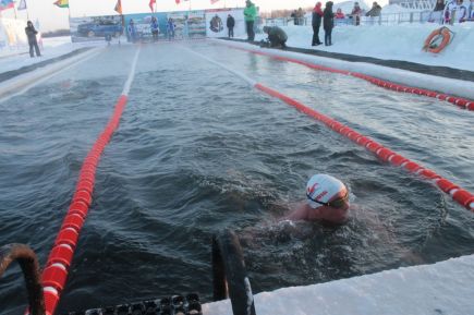 Александр Зеленцкий завоевал шесть медалей V открытого турнира городов России по зимнему плаванию.
