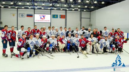 Товарищеский матч между барнаульскими командами "Динамо" и "Алтай" закончился со счётом 3:9.