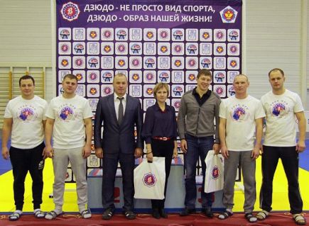 В Барнауле состоялся XIII традиционный турнир Гран-при «Витязь»  на призы заслуженного мастера спорта Ивана Нифонтова и заслуженного тренера России Игоря Вотякова.