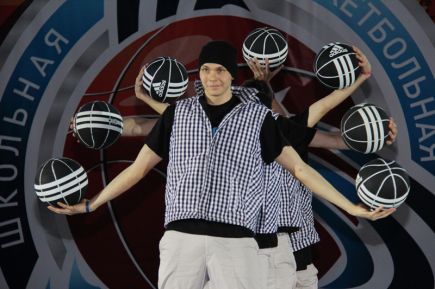 Ученики барнаульской гимназии №40 завоевали путёвку на Суперфинал чемпионата школьной баскетбольной лиги «КЭС-Баскет» (фото).