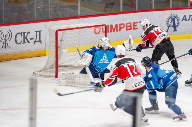 Фото: пресс-служба ХК "Динамо-Алтай"