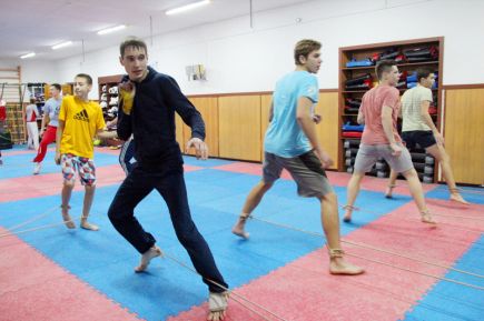 Рук не опустил