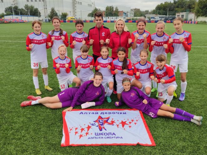 Команда девочек "Алтай" во второй раз выиграла турнир ЮФЛ в зоне "Восток"