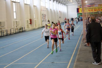 Первенство Сибирского федерального округа по легкоатлетическому троеборью «Шиповка юных» прошло в Барнауле.