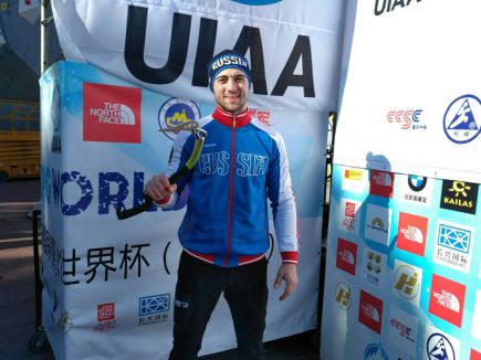 Барнаулец Дмитрий Гребенников на дебютном этапе Кубка мира по ледолазанию занял шестое место.