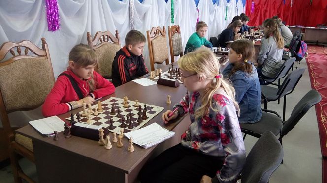 Шахматисты Бийского лицея-интерната выиграли краевой финальный турнир среди команд общеобразовательных школ на призы клуба «Белая ладья».