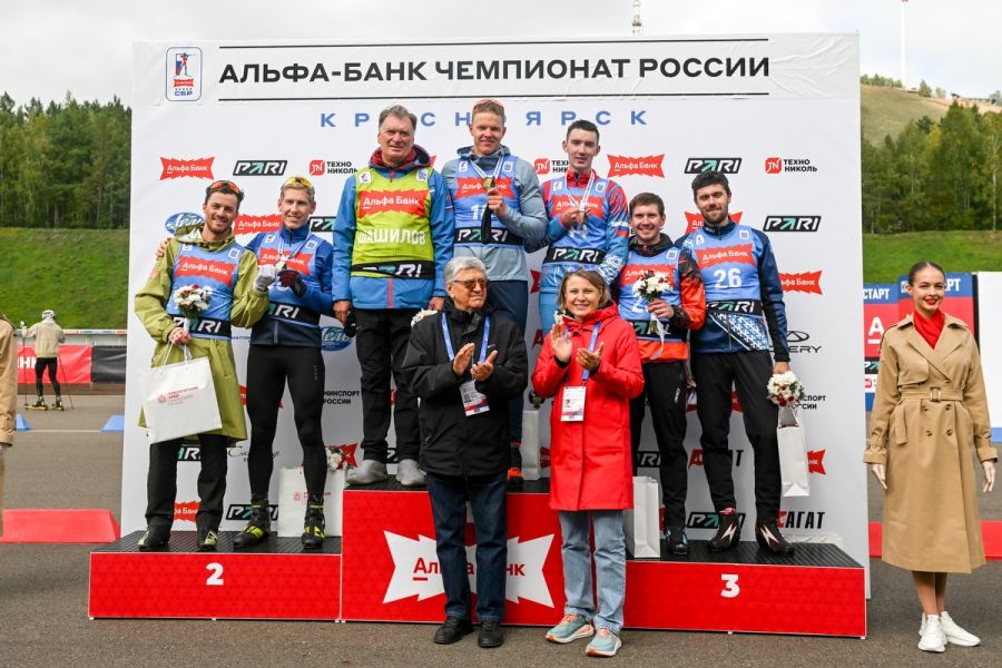 Призовой пьедестал индивидуальной гонки чемпионата России. Фото: Денис Бушковский/"Матч ТВ"