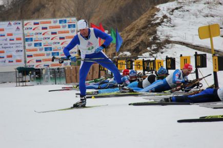 На биатлонном комплексе в Сухом Логу прошёл чемпионат России среди ветеранов (фото).