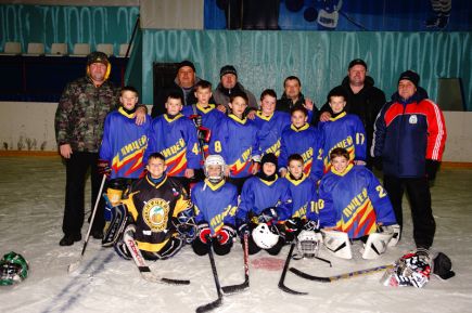 Славгородский "Кристалл" - победитель краевого этапа всероссийского турнира на призы клуба "Золотая шайба" среди юношей 2006-2007 годов рождения.