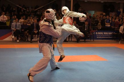 Альберт Гаун и Шалва Шубитидзе – чемпионы России по тхэквондно среди студентов (фото).