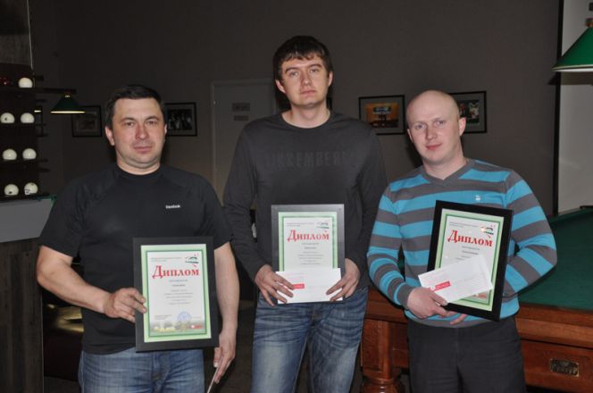 В Сибирском бильярдном центре «Богема» прошёл турнир лиги любителей бильярда по «Московской пирамиде».