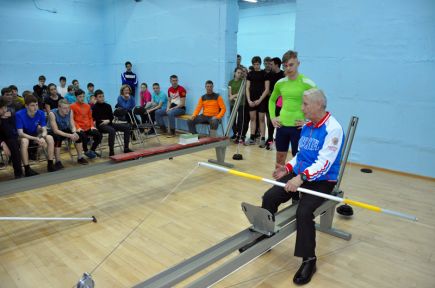 Легендарный советский тренер Василий Каверин провёл семинар и мастер-класс для тренеров СДЮШОР по гребле имени Константина Костенко.