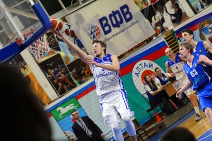«АлтайБаскет» на своей площадке разгромил тобольский «Нефтехимик» – 93:58.