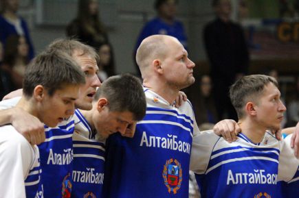 «АлтайБаскет» на своей площадке разгромил тобольский «Нефтехимик» – 93:58.
