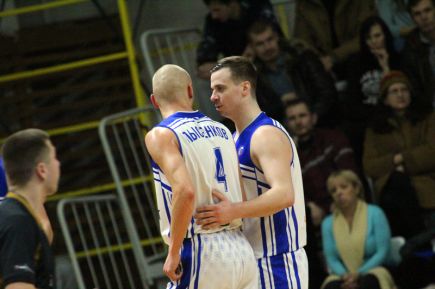 «АлтайБаскет» на своей площадке разгромил тобольский «Нефтехимик» – 93:58.