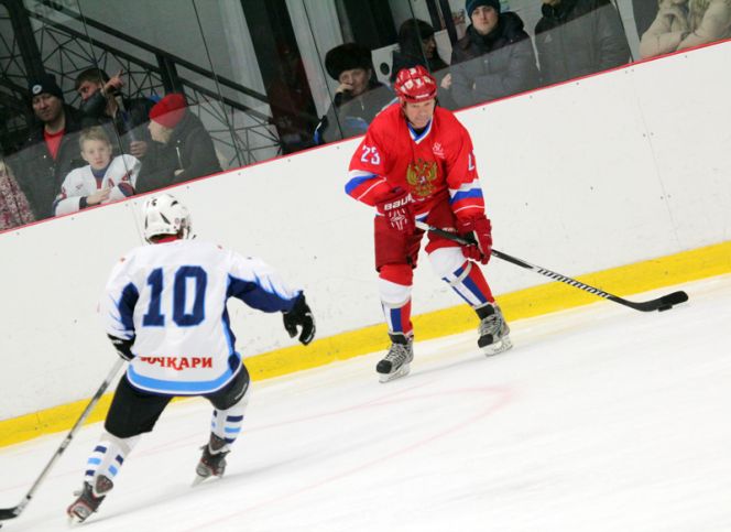 Владимир Мышкин, Виктор Шалимов, Сергей Гимаев, Андрей Николишин, Александр Гуськов и другие звёзды отечественного хоккея в Барнауле