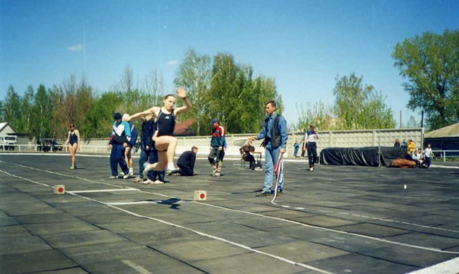 Легкоатлетические соревнования в прыжковом секторе