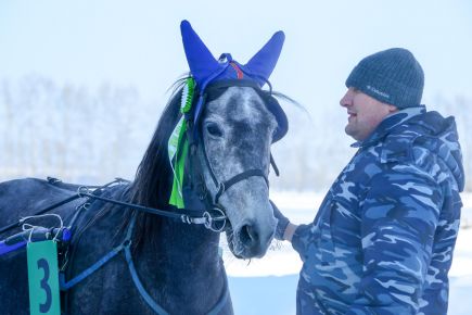 Накануне «Сибирской Масленицы» на ипподроме «Алтай» в Смоленском районе прошли конные бега.