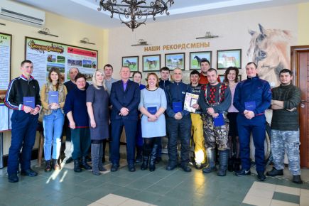 В Алтайском крае состоялся первый выпуск местного представительства Хреновской школы наездников.