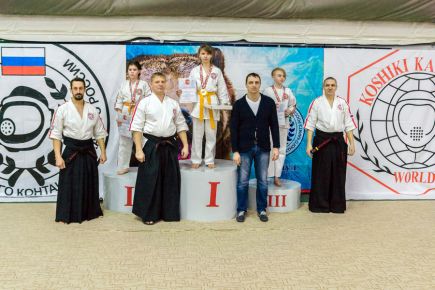 Более 300 участников собрал в Барнауле Всероссийский турнир по спортивному контактному каратэ «Siberia open-2017» (фото).