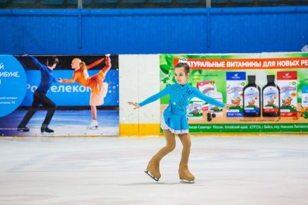 На Открытом первенстве Алтайского края выступили более 250 фигуристов из пяти сибирских регионов.