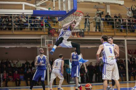 «АлтайБаскет» на домашнем паркете нанёс поражение «Уфимцу» – 79:70.