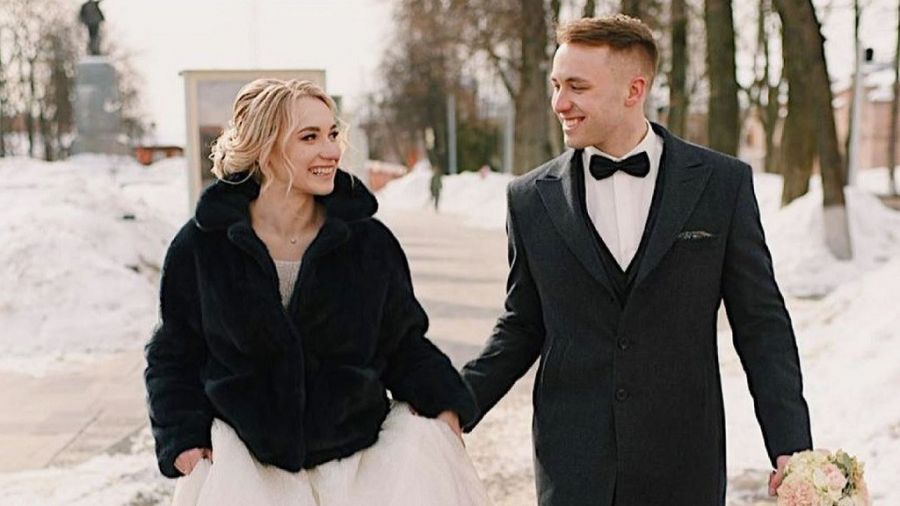 Анастасия и Виктор Муштаковы в день бракосочетания