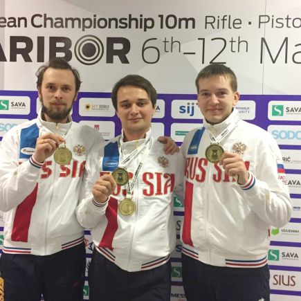 Сергей Каменский - победитель командных соревнований чемпионата Европы по стрельбе из пневматического оружия.