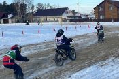 Лёха, жги! В селе Бобровка Первомайского района прошли краевые соревнования по гонкам мотолыжных экипажей 