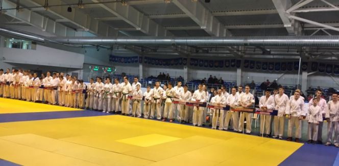 Спортсмены барнаульской ДЮСШ "Рубин" - победители и призёры Всероссийского турнира по всестилевому каратэ.