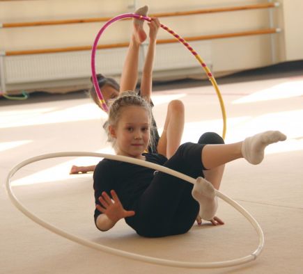 Ирина Чащина, Ольга Капранова и Ксения Широкая провели мастер-класс для барнаульских гимнасток (фото).