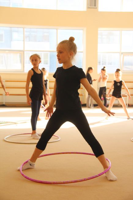 Ирина Чащина, Ольга Капранова и Ксения Широкая провели мастер-класс для барнаульских гимнасток (фото).