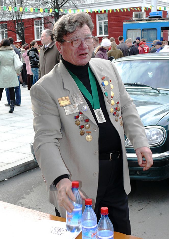 Почётному мастеру спорта СССР по гребле на байдарках и каноэ Борису Бырдину - 80 лет.