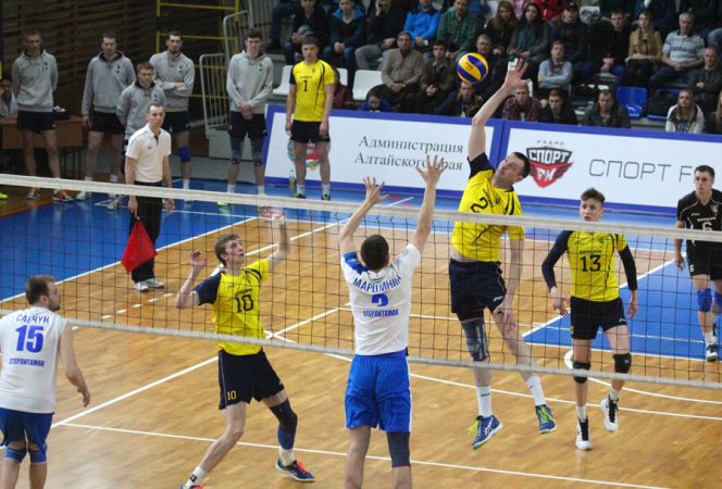 "Университет" на своей площадке взял верх над "Спортакадемией-ВРЗ" из Стерлитамака - 3:1.