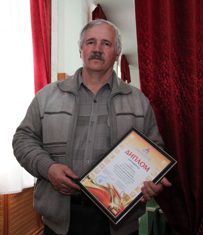 Вчера в санатории "Сосновый бор" состоялось вручение наград участникам конкурса на лучший материал о развитии физкультуры и спорта в Алтайском крае в двух номинациях - "Лучший журналист муниципальных изданий" и "Лучшая муниципальная газета".