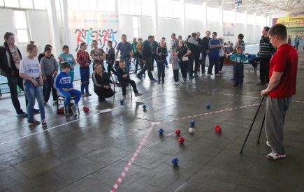 В Барнауле прошли чемпионат и первенство Алтайского края по паралимпийскому бочча.
