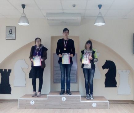 Михаил Ефанов и Дарья Ануфриенко из АлтГТУ – победители студенческого первенства Алтайского края по классическим шахматам.