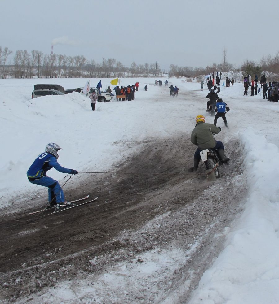 В Барнауле состоялись старты мотолыжных экипажей «Весенняя капель»